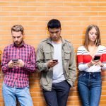 la Gen Z valorise la flexibilité, l’immédiateté du retour sur investissement académique et une vision du monde socialement responsable
